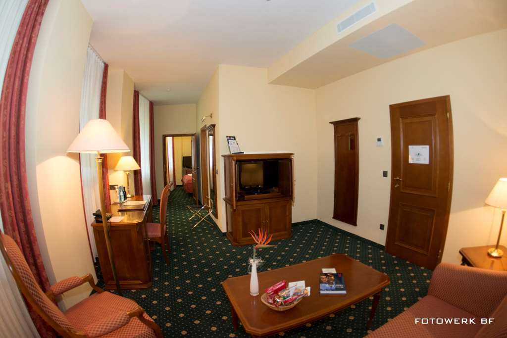 Schlosshotel Schkopau Habitación foto