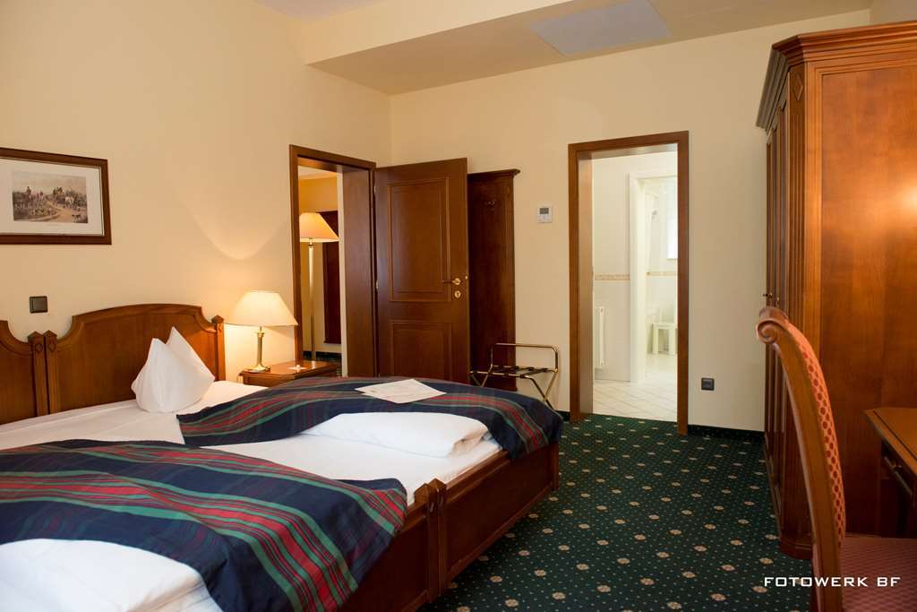 Schlosshotel Schkopau Habitación foto